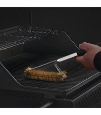 Cepillo 3Filas para Parrilla - Napoleon - 62062 Paralell Brass GrillBrush inuse