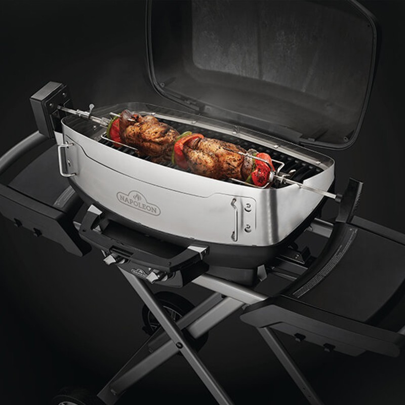 Rostizador TRAVELQ™- Napoleon - 69282 TQ PRO285 Rotisserie inuse