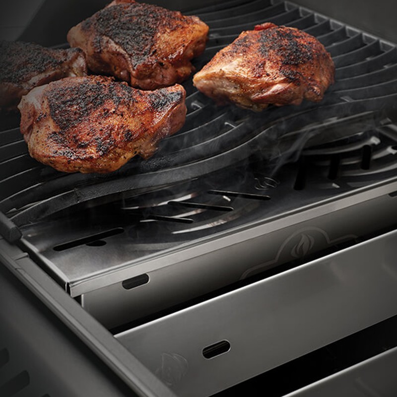 Caja Ahumadora - Napoleon - 67013 stainless steel smoker box inuse