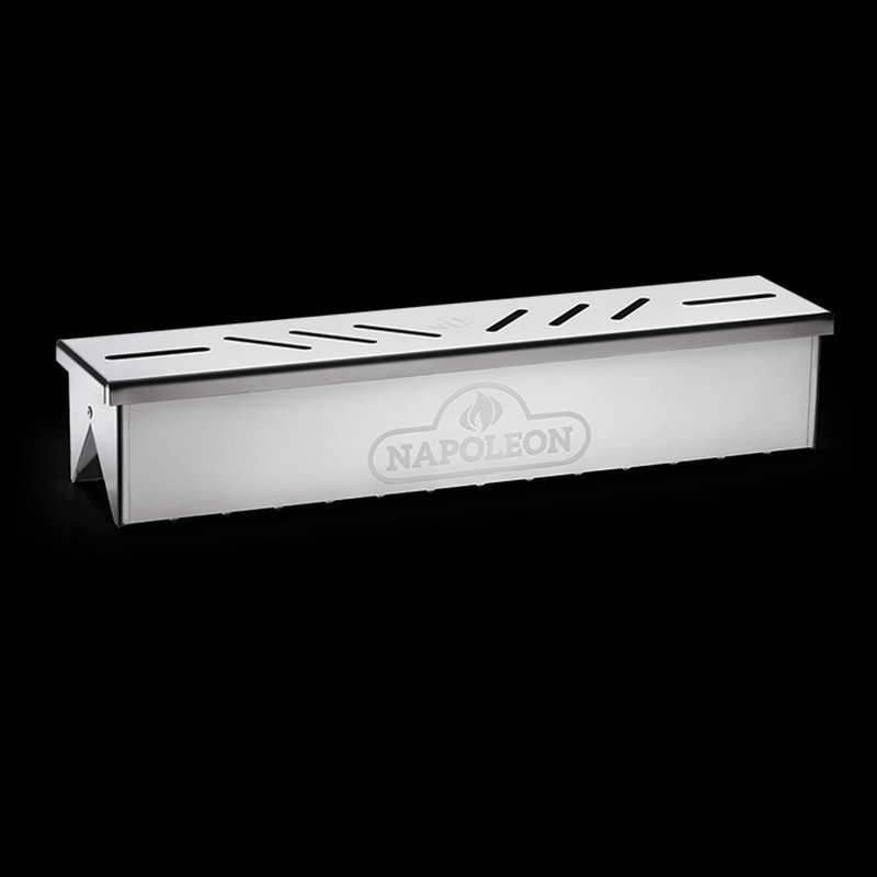 Caja Ahumadora - Napoleon - 62118 SS Grill Brfush inuse 1