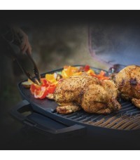 Plancha Reversible TravelQ™ 285 - Napoleon - 56080 cast iron reversible griddle 285 inuse