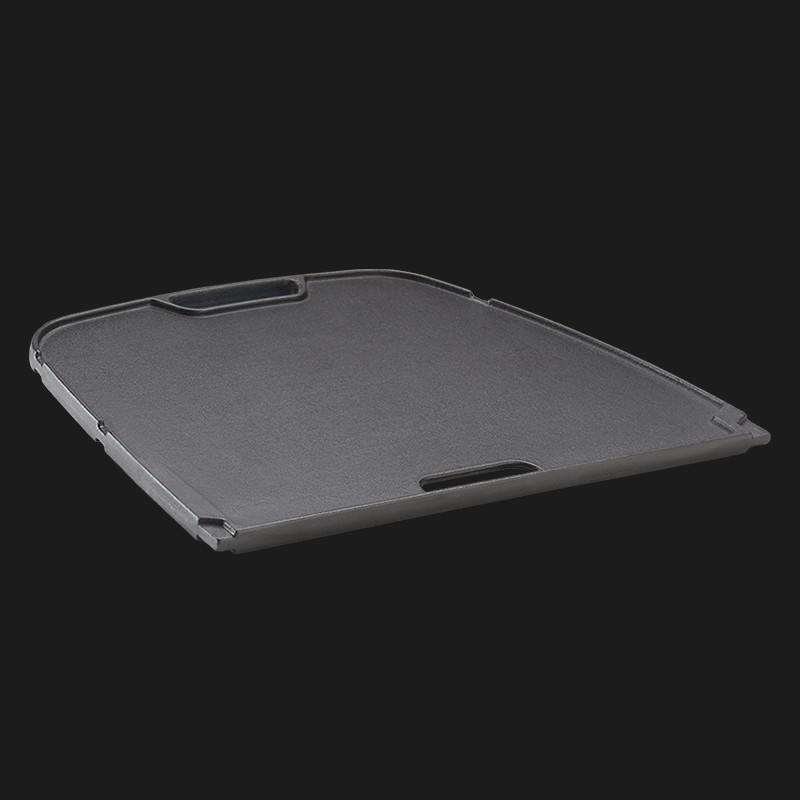 Plancha Reversible TravelQ™ 285 - Napoleon - 56080 cast iron reversible griddle 2v85 inuse