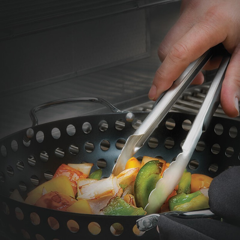 Pinzas 16" - Napoleon - 55015 SS tongs 16in inuse