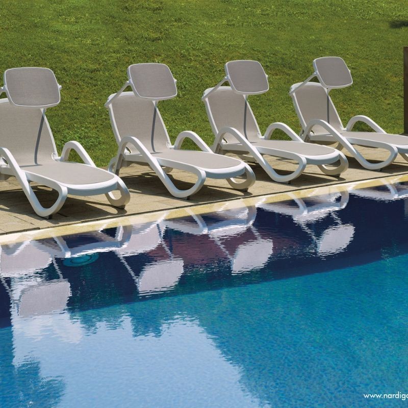 Tumbona Alfa Nardi - Nardi sunloungers ALFA bianco tortora parasole ambient images LR
